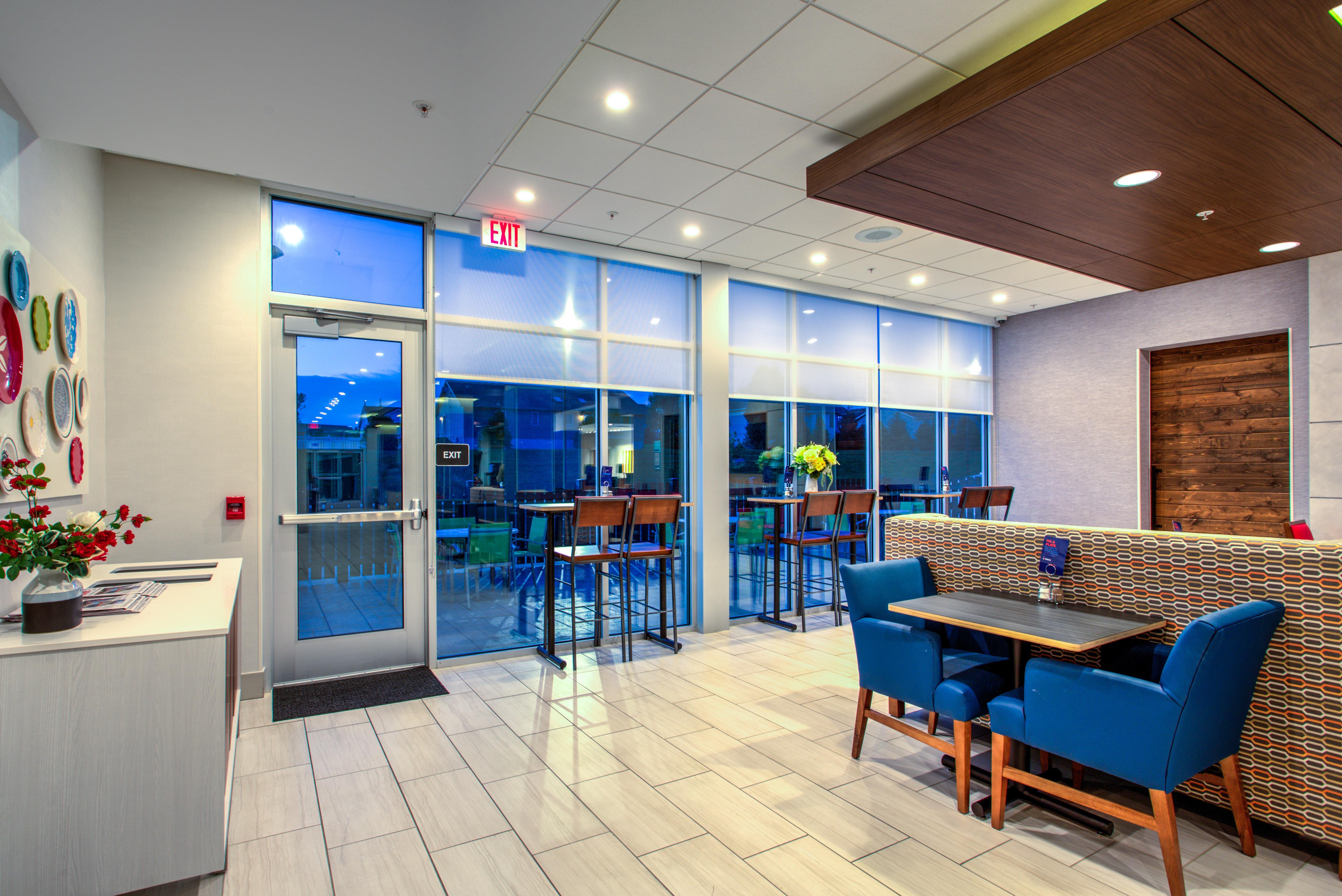 Holiday Inn Express & Suites Reedsville - State Coll Area, An Ihg Hotel Exteriör bild