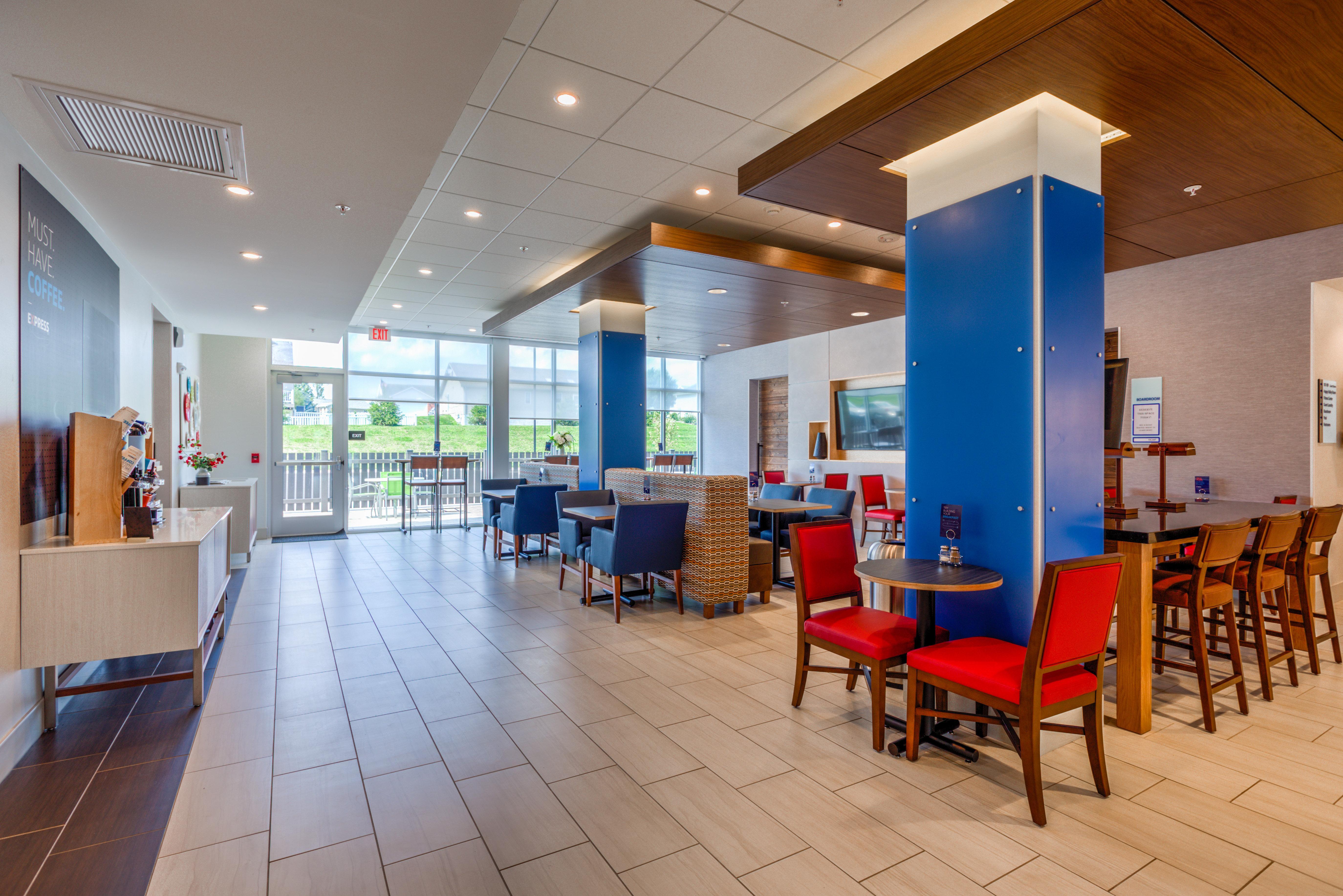 Holiday Inn Express & Suites Reedsville - State Coll Area, An Ihg Hotel Exteriör bild